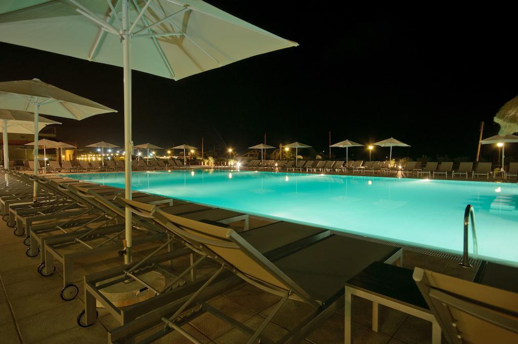 Resort Oasis Salinas Sea